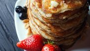 Rețeta de pancakes pufoase. Cum faci cele mai bune clătite americane