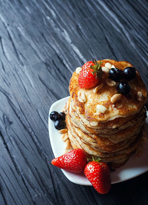 Rețeta de pancakes pufoase. Cum faci cele mai bune clătite americane