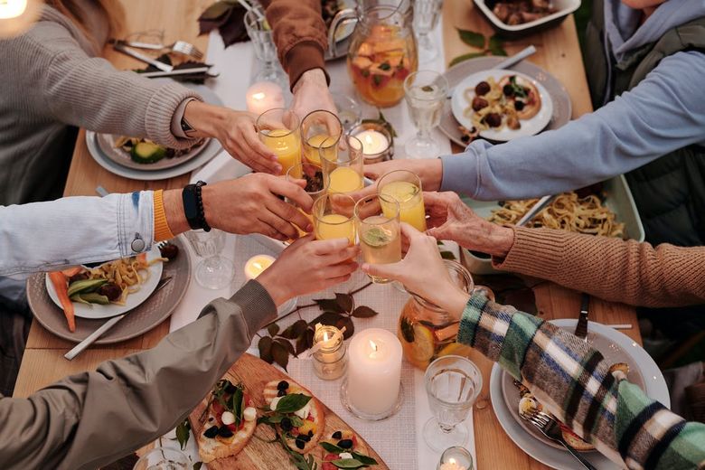 Ai invitați la masă? 3 idei speciale de meniuri