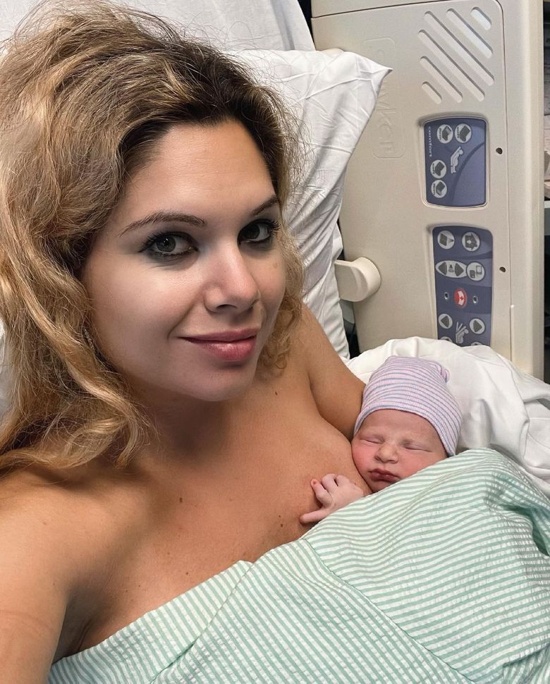 Iasmina Hill a adus pe cale naturală cel de-al doilea copil iasmina hill a nascut