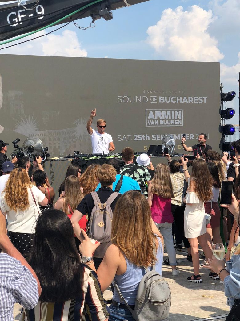 Armin Van Buuren, concert de zile mari pe acoperișul Palatului Parlamentului
