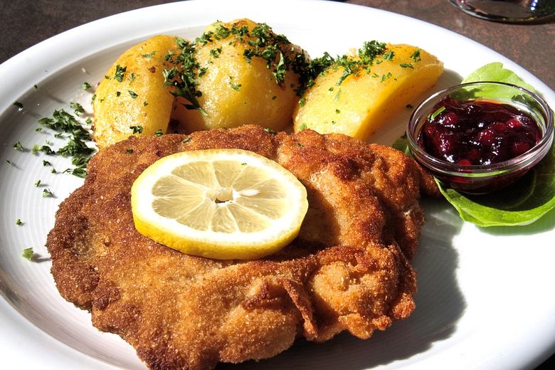 7 Idei de garnituri ușoare și gustoase pentru șnițele. „O mâncare sănătoasă ține de o materie primă de calitate, de prospețime, iar apoi de ingrediente așezate cât mai echilibrat." 7 idei de garnituri ușoare și gustoase pentru șnițele
