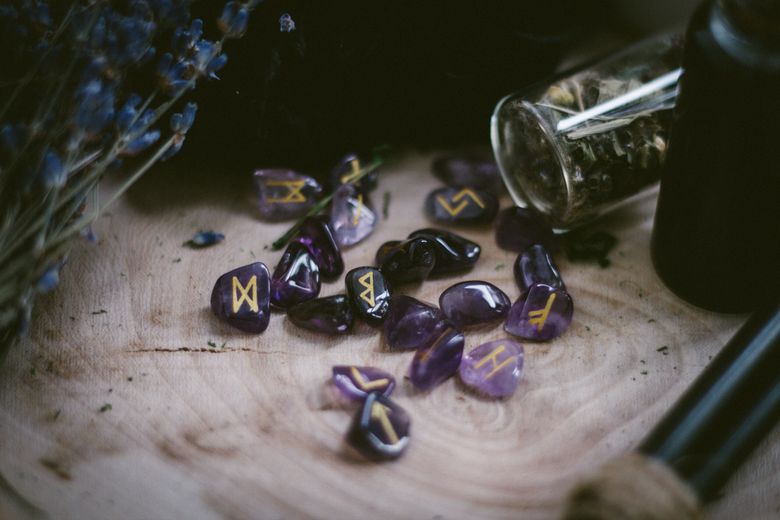 Horoscop rune: 12 iulie – 18 iulie 2021. O zodie depăşeşte multe obstacole!