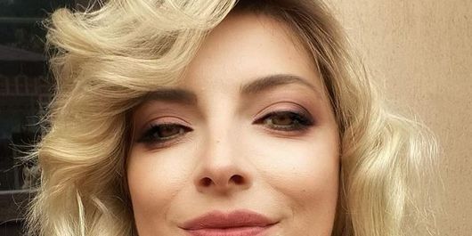 Cine este Anisa Săndulache, prezentatoarea care a intrat în atenţia lui Jador