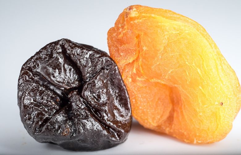 Cum se face m&acirc;ncarea de prune uscate. Este excelentă pe timp de post