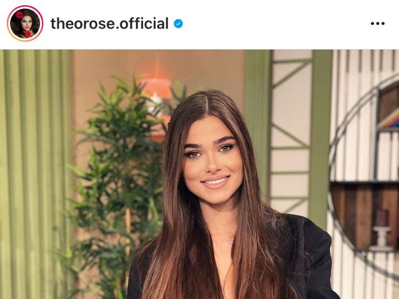 Theo Rose Theo Rose