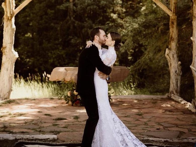 Lily Collins și Charlie McDowell s-au căsătorit!