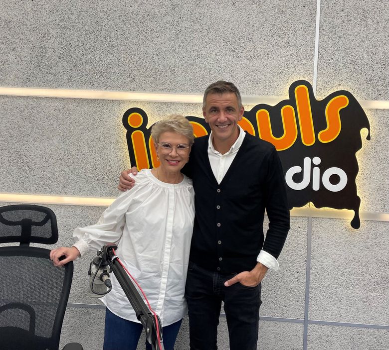 Duminică, Cosmin Cernat, sărbătorit într-un mod inedit, chiar în emisiunea sa, „Invitatul de 12”, de la Radio Impuls Duminică, Cosmin Cernat, sărbătorit într-un mod inedit, chiar în emisiunea sa, „Invitatul de 12”, de la Radio Impuls