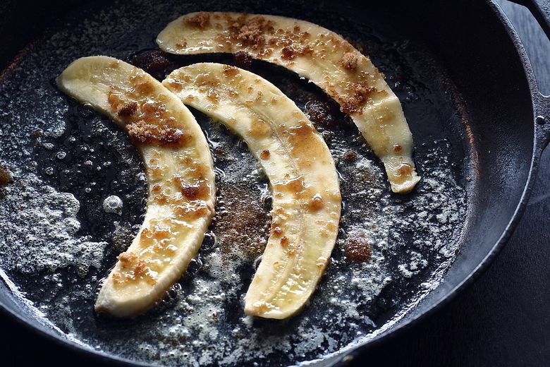 Cum se fac bananele caramelizate. Se servesc în special la micul dejun Cum se fac bananele caramelizate. Se servesc în special la micul dejun