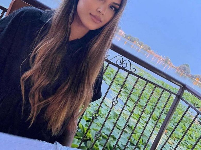 Alexandra, felicitată de fani pentru toate demersurile divorțului Alexandra, felicitată de fani pentru toate demersurile divorțului