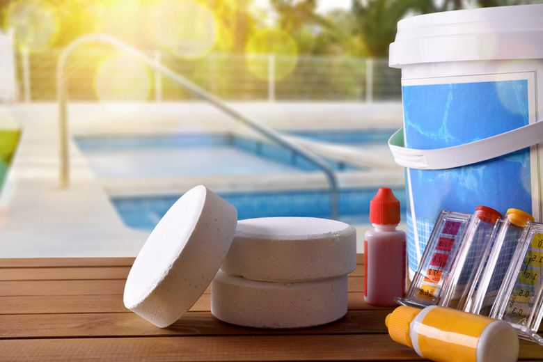 Folosește ALBORAL 5kg - clor tablete 200g, 10 functii, Quimicamp Piscinas pentru pregătirea piscinei