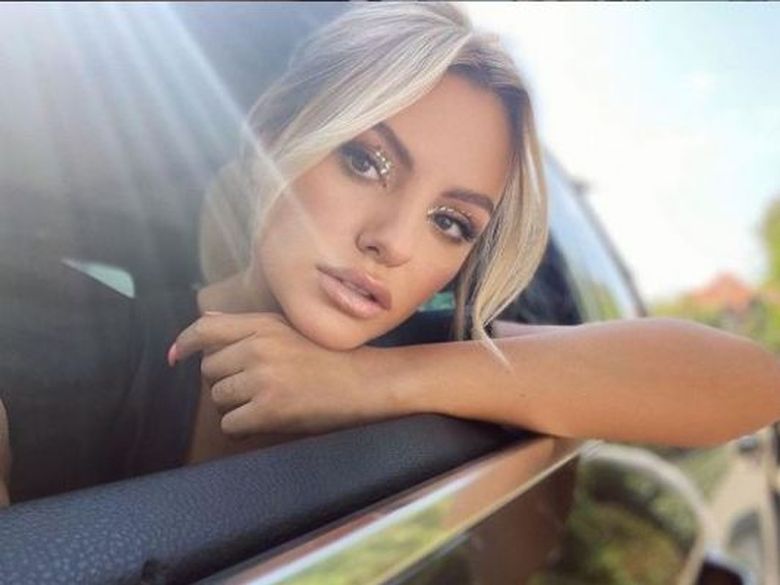 Alexandra Stan, despre divorțul de Emanuel Necatu Alexandra Stan, despre divorțul de Emanuel Necatu
