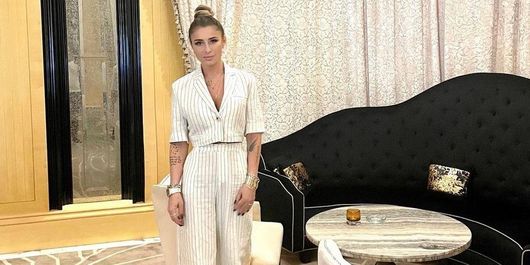 Anamaria Prodan a plecat înapoi în Dubai! Sexy-impresara s-a fotografiat cu luptătorii din Superkombat la un mare eveniment