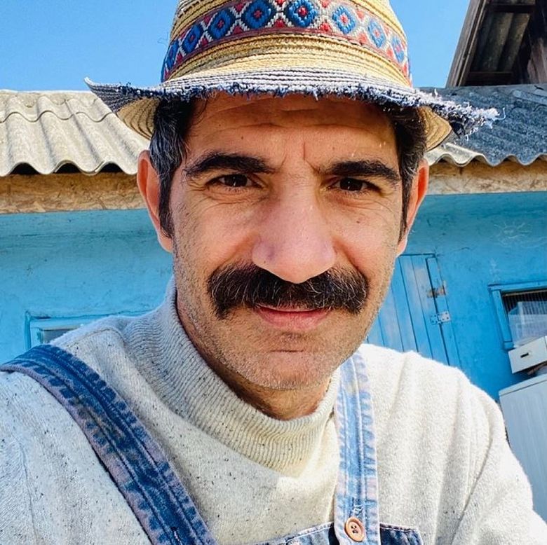 Cine este CUZIN TOMA (Firicel), actorul din Las Fierbinți. "Am lucrat miner un an și jumătate, după care m-am transferat ca dansator" Cine este CUZIN TOMA (Firicel), actorul din Las Fierbinți. "Am lucrat miner un an și jumătate, după care m-am transferat ca dansator"