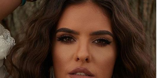 Cine este MELLINA (Mădălina Dumitru). ”Mi-a plăcut foarte mult copilăria pe care am trăit-o!