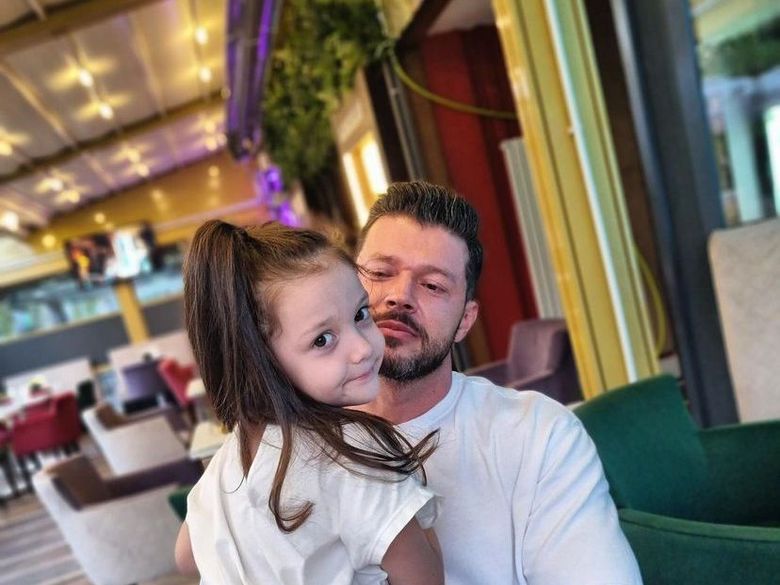 Victor Slav și fetița lui, Sofia Victor Slav și fetița lui, Sofia