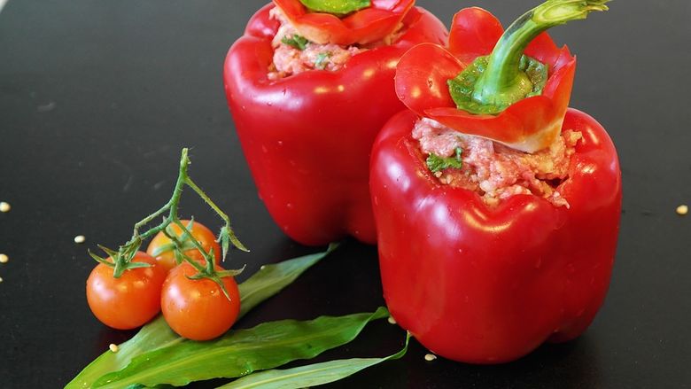 Rețetă de ardei umpluți din carne tocată de vită. Carnea trebuie condimentată cu aceste ingrediente Rețetă de ardei umpluți din carne tocată de vită. Carnea trebuie condimentată cu aceste ingrediente
