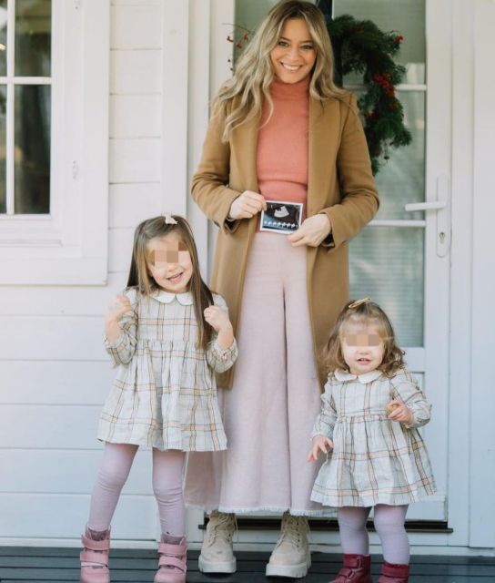 Laura Cosoi va deveni mamă