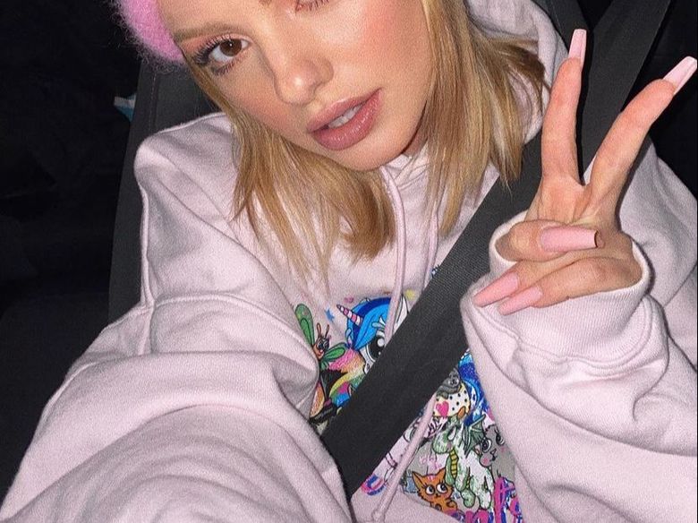 Alexandra Stan confirmă relația cu Alex Parker, noul ei iubit! &Icirc;n ce ipostaze s-au fotografiat cei doi &icirc;ndrăgostiți