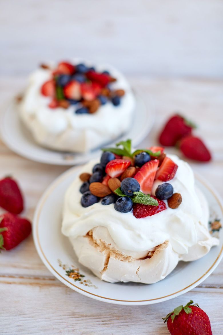 La ce temperatură se coace PAVLOVA. Care este secretul gospodinelor pentru acest delicios desert