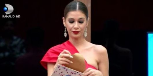 Momente tensionate în Gala Puterea Dragostei! Cine este concurenta care a părăsit emisiunea
