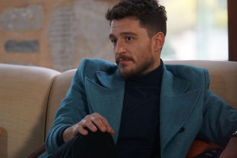 Uraz Kaygılaroğlu, Gediz, din “Fiica ambasadorului”, este un tată model