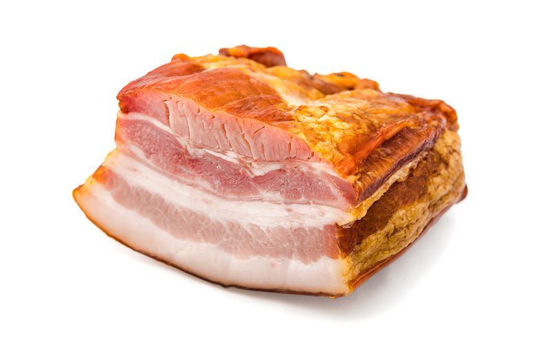 Cum se fierbe slănina înainte să fie afumată. Rețeta perfectă pentru un gust suprem