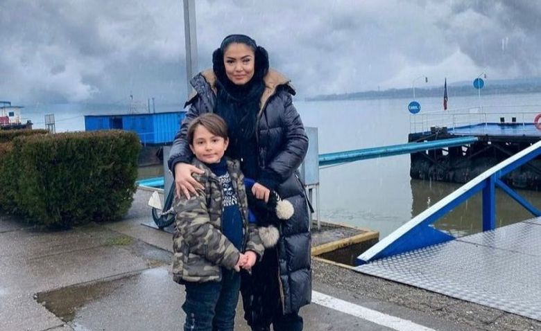 Andreea Mantea și copilul ei, David
