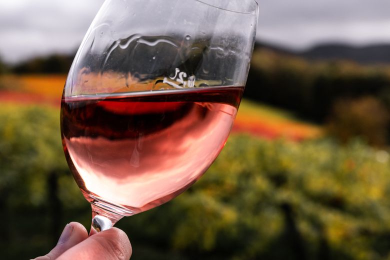 Cu ce se scot petele de vin rosu