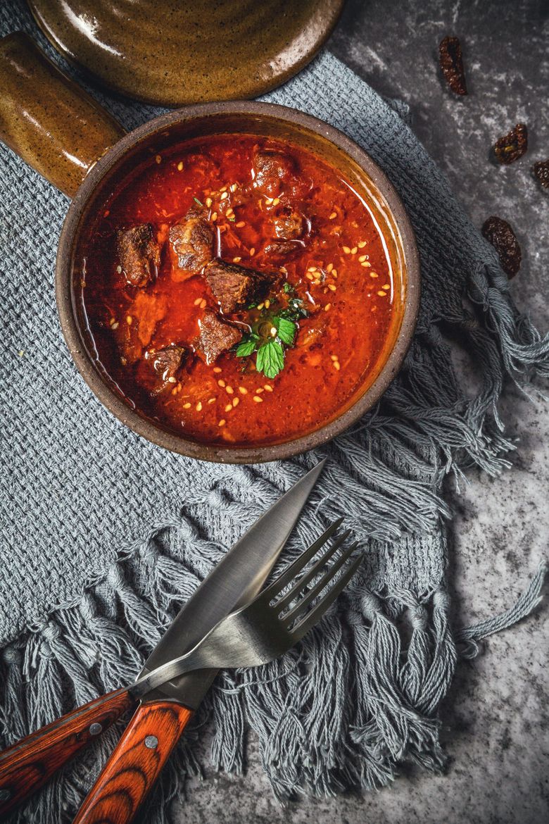 Rețetă de Gulaș unguresc. Mod de preparare și ingrediente