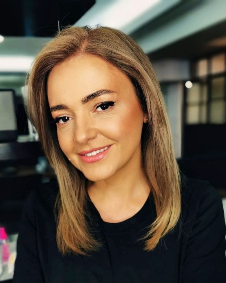 Cine este CRISTINA BÂTLAN. „Eram ultima persoană care s-ar fi gândit vreodată că Roberto mă minte sau mă înșală" Cine este CRISTINA BÂTLAN. „Eram ultima persoană care s-ar fi gândit vreodată că Roberto mă minte sau mă înșală"