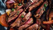 carne de porc la gratar cu garnitura