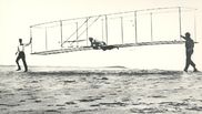 Cine a inventat avionul