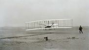 Cine a inventat avionul