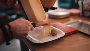 Cu ce se mananca branza Raclette
