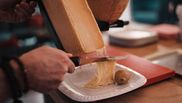Cu ce se mananca branza Raclette