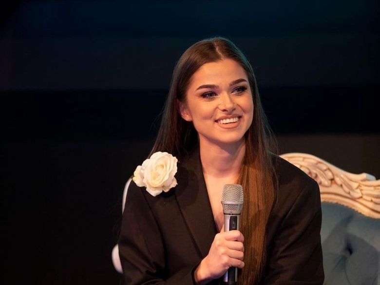 Theo Rose, dezvaluiri despre Smiley Theo Rose