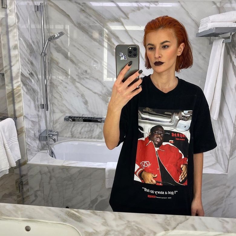Ruxi de la Bravo, ai stil Celebrities, dezvăluiri despre cartea sa Ruxi de la Bravo, ai stil Celebrities