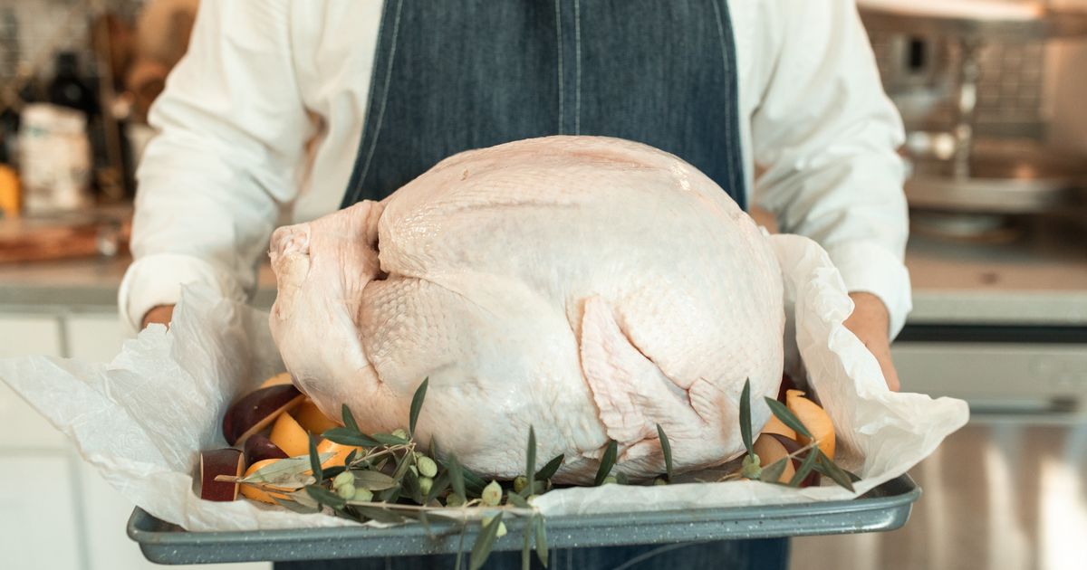 CITEȘTE Cât timp se fierbe carnea de curcan. Care este secretul