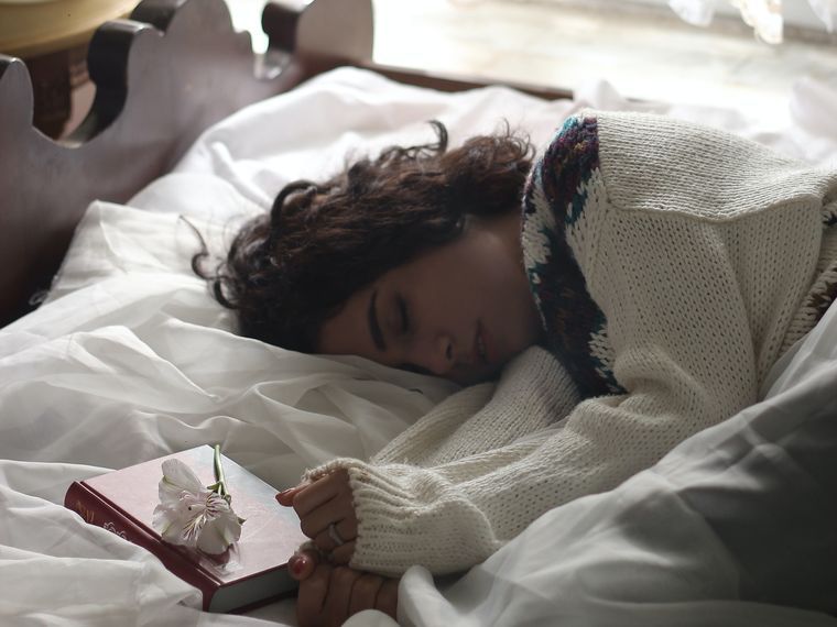 Ce inseamna cand visezi persoana iubita cu altcineva