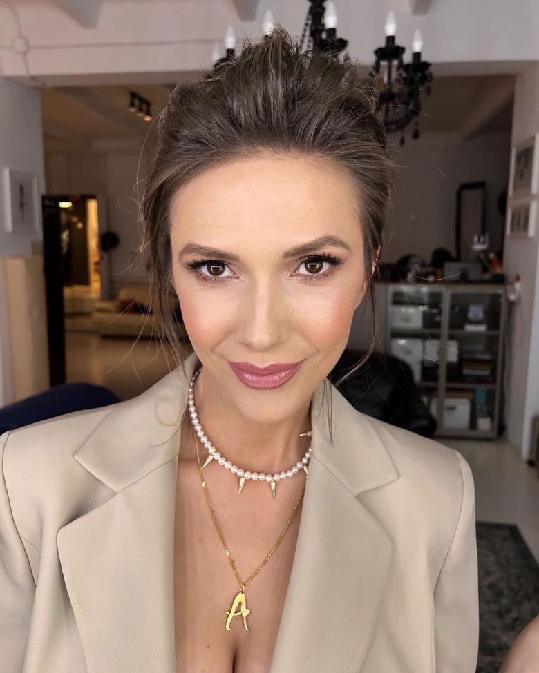 Adela Popescu