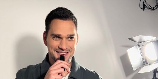 Vlad Gherman, fotografie cu Oana Moșneagu și Cristina Ciobănașu: „Una-i mama la copii, alta-i pofta inimii”