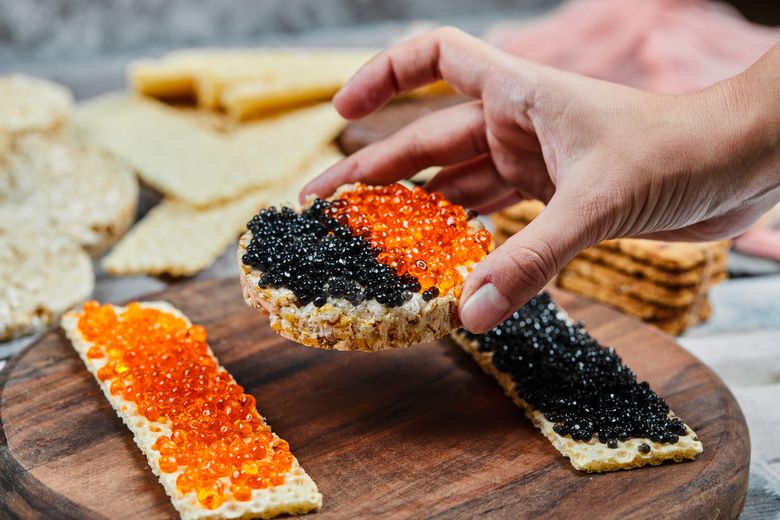 Cu ce se mănâncă caviarul. Secretele de servire ale acestei delicatese Cu ce se mănâncă caviarul. Secretele de servire ale acestei delicatese