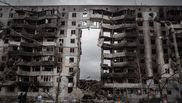 Peste 150 de ucrainence au fost evacuate din uzina siderurgică Azovstal