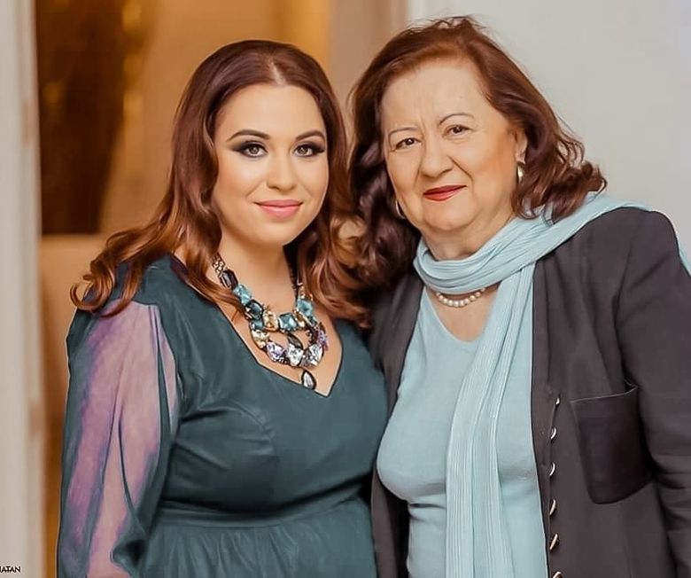 Mama Oanei Roman a ajuns de urgență la spital