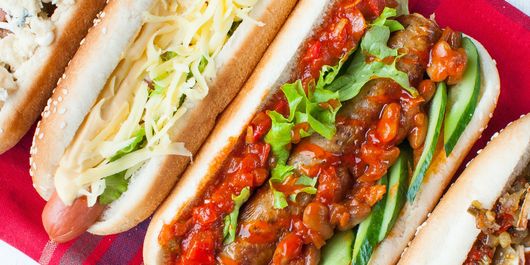 Rețetă de hotdog american. Cum faci chifla pufoasă și ce sosuri trebuie să pui
