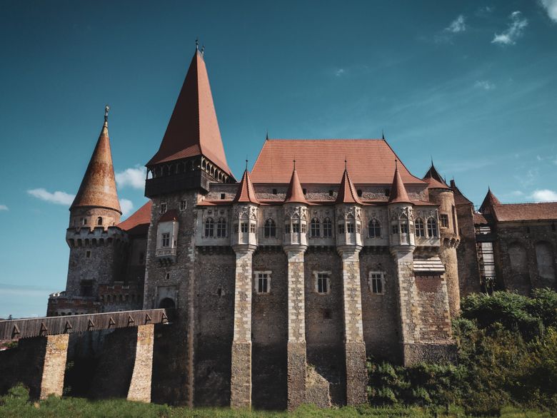 istoria castelului corvinilor