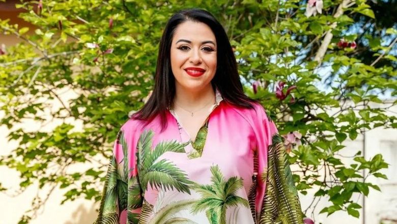 Oana Roman a ajuns pe mâna medicului estetician Oana Roman a ajuns pe mâna medicului estetician