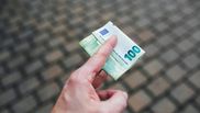 Unde să îți ascunzi banii în casă