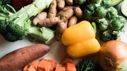 Păstrează roșiile în coșul cu fructe!